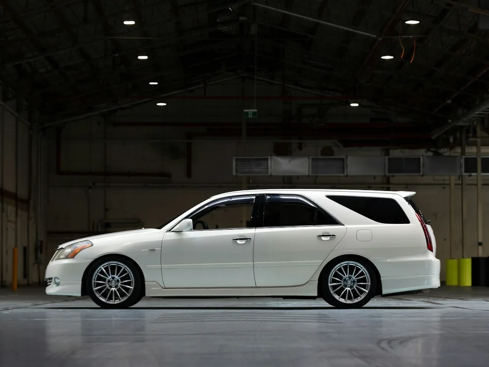 Toyota Mark II Blit, 2004